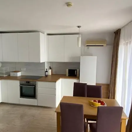 Marina Cape 2 Bedrooms Apartment *